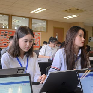 大连美国国际学校 |Outstanding Experiences - 07 - Feature Cards Pattern - Expeditions