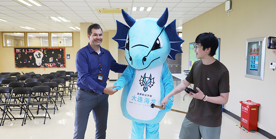 Interview with the Sea Dragon on the first day of school