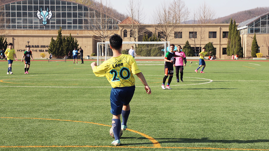 School football competition