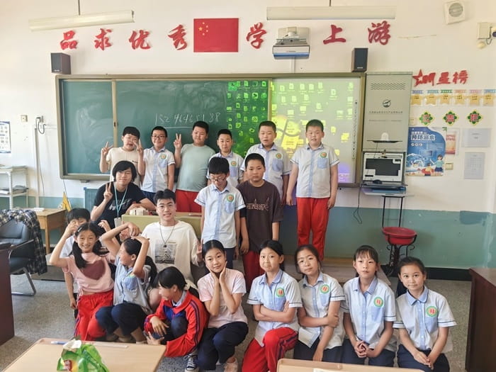 Local elementary school students