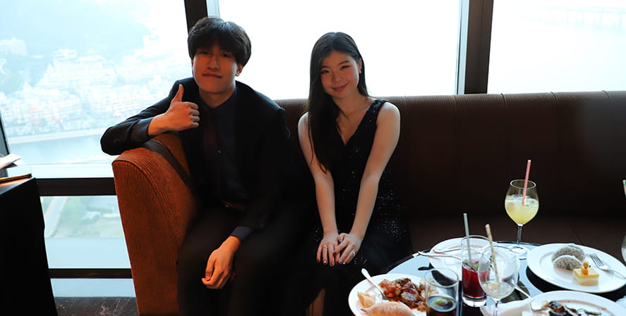 Prom in a rooftop restaurant